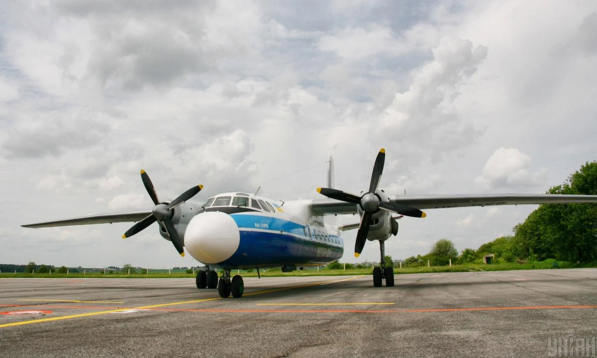 Літак Ан-124 на летовищі