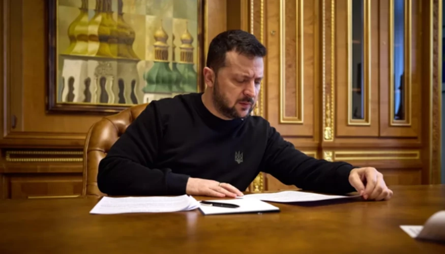 Зеленський підписав закони про воєнний стан і мобілізацію до січня 2027 року