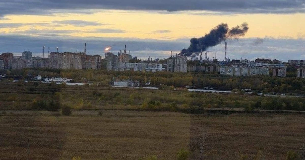 Генштаб ЗСУ підтвердив ураження Омського НПЗ після удару дронами FP-1