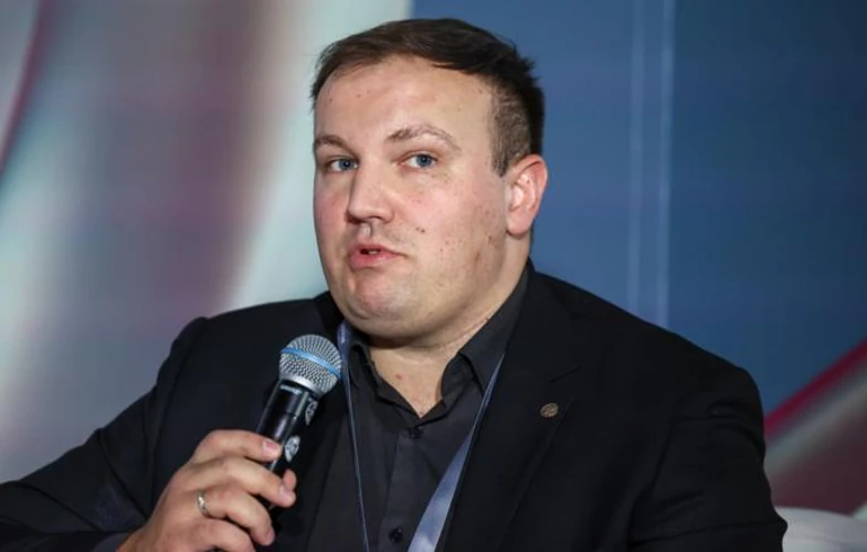 Затримання в Рисані: п’ятьох росіян готують до видворення, обладнання вилучене